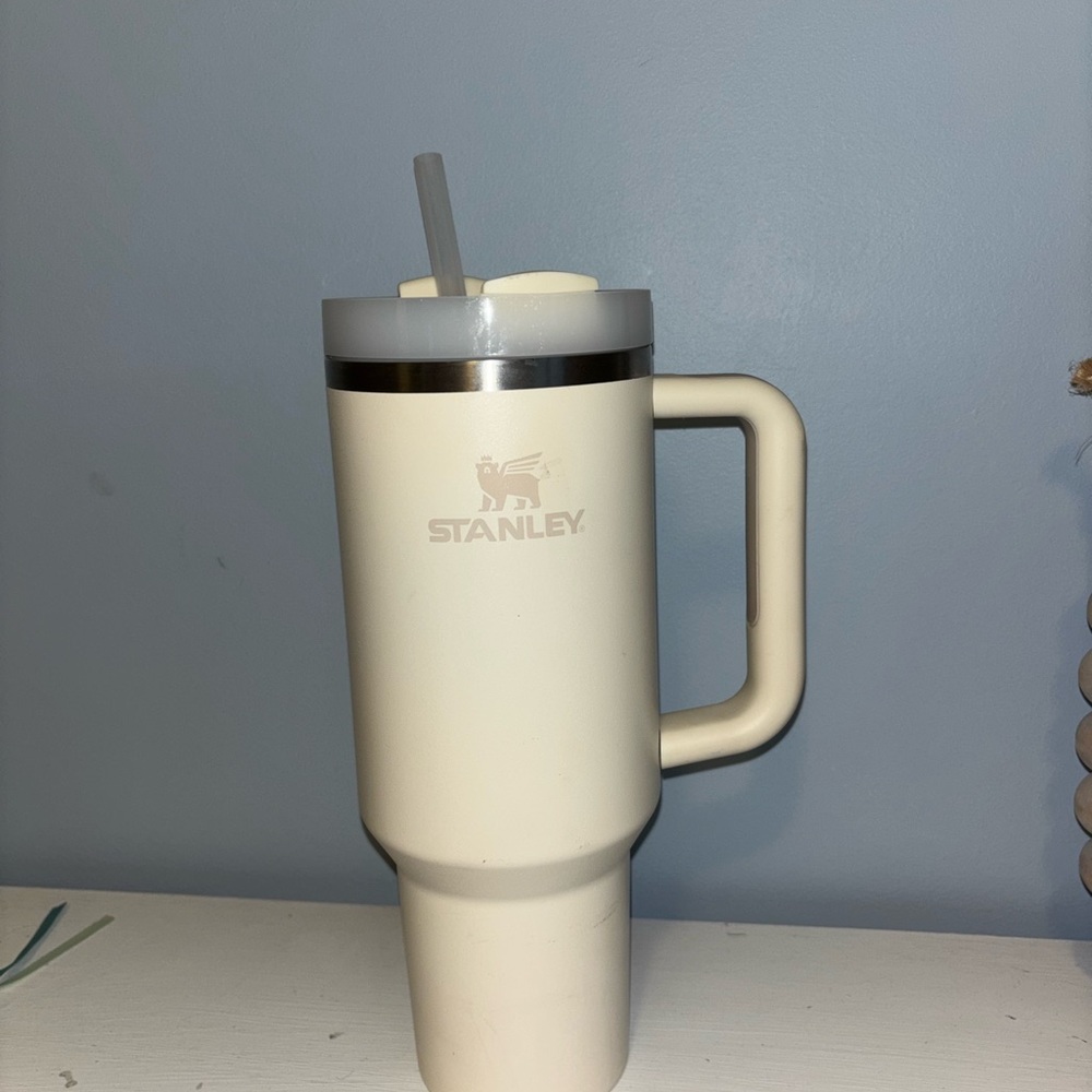 Stanley Cream Tumbler- 40 oz